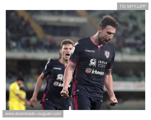 卡利亚里vs都灵比赛中场休息少儿足球表演，小球员技术获掌声